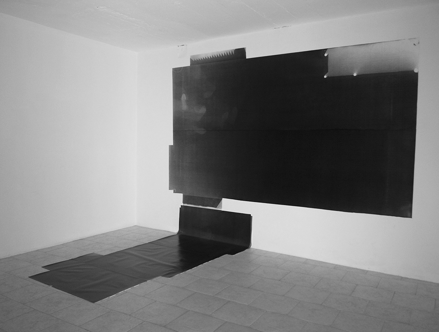 Fabio Sandri, Appartamento, 2007 - Fotogramma in scala 1: 1 di una (o più e comunicanti) stanza di appartamento